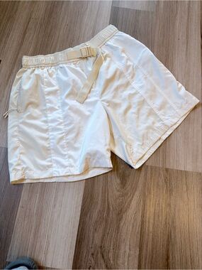 Kith White Cream color shorts